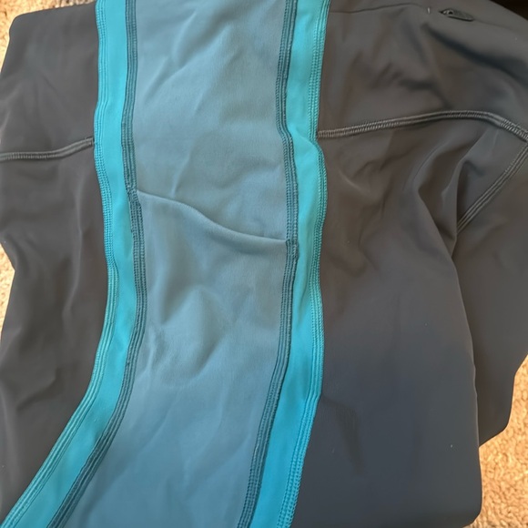 Lululemon Women’s Size 10 Leggings Blue - Picture 7 of 7